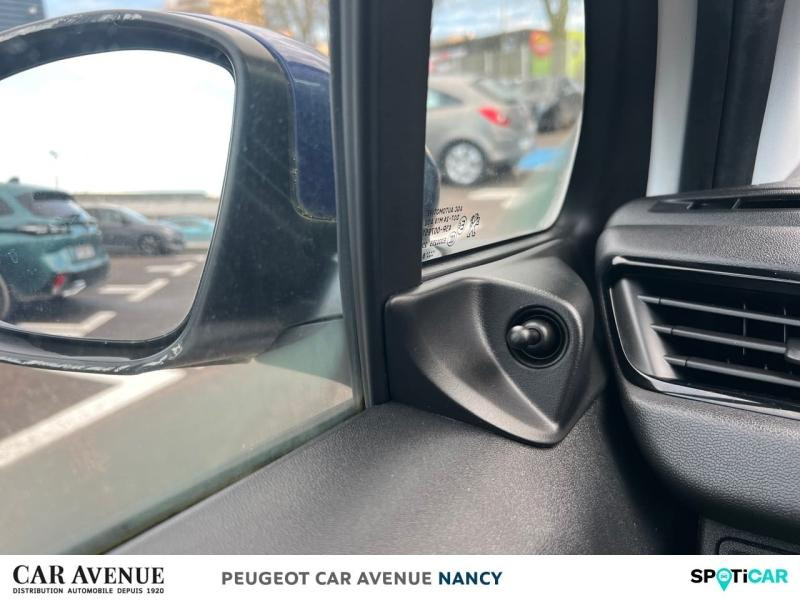 Used PEUGEOT 208 1.2 PureTech 68ch E6.c Like 5p 2018 Blanc Banquise € 7290 in Nancy