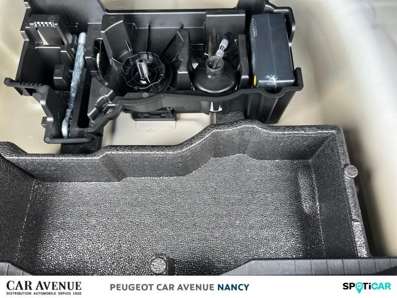 Occasion PEUGEOT 2008 1.2 100ch S&S Allure 2024 Blanc Okénite (M) 18172 € à Nancy