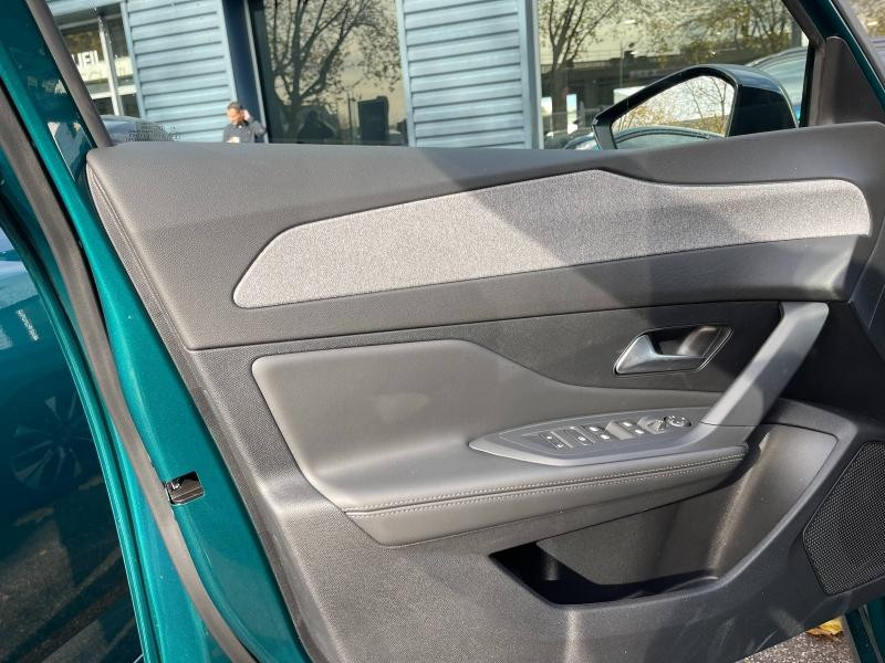 Used PEUGEOT 308 1.2 Hybrid 145ch Allure e-DCS6 2025 Bleu € 32490 in Nancy