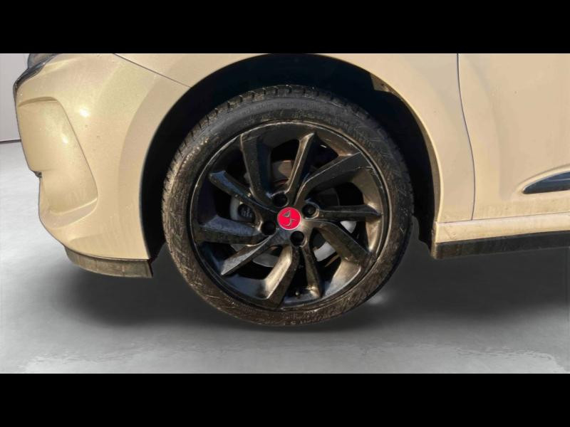 Used DS DS 3 PureTech 110ch Performance Line Automatique 2019 Blanc Nacré (N) - Toit Noir Onyx € 12517 in Nancy