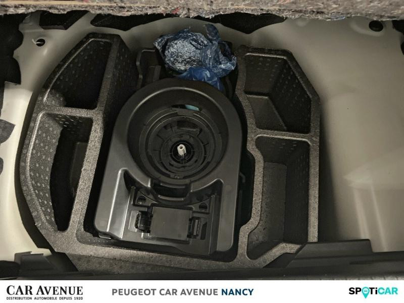 Used PEUGEOT 208 1.2 PureTech 100ch S&S Allure EAT8 2022 Blanc Banquise (O) € 12838 in Nancy