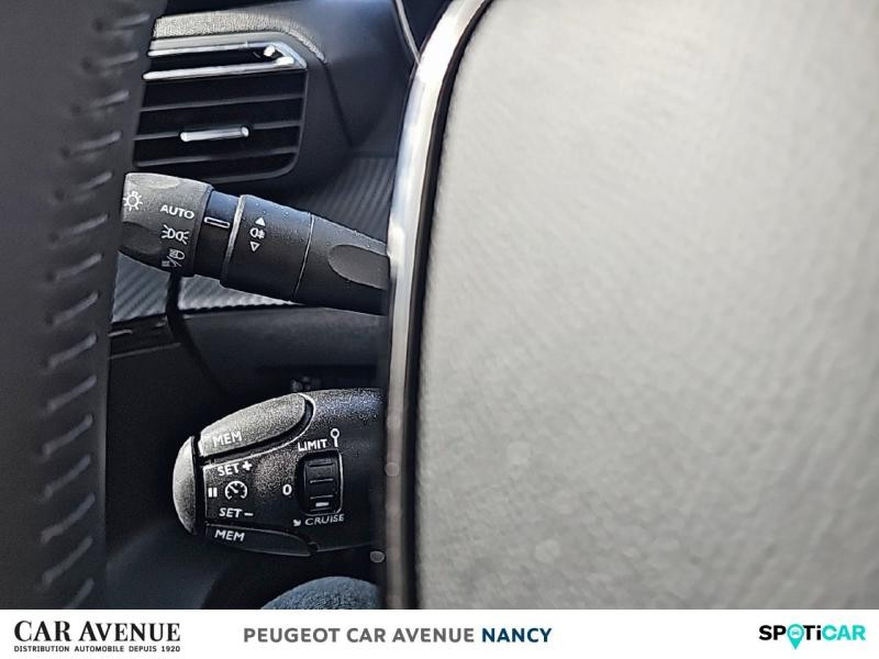 Used PEUGEOT 2008 1.2 PureTech 100ch S&S Allure 2024 Blanc Okénite (M) € 15317 in Nancy