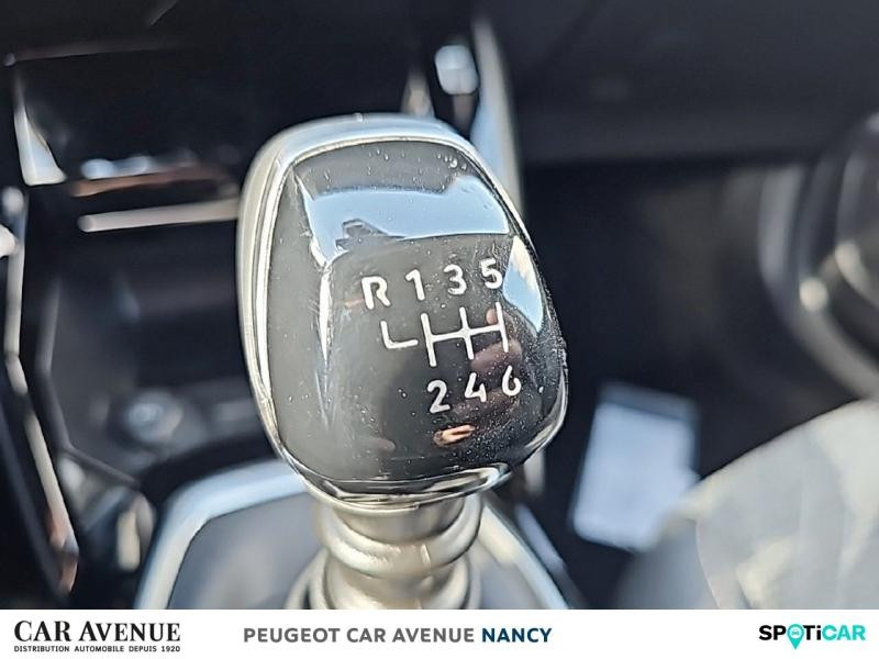 Used PEUGEOT 2008 1.2 PureTech 100ch S&S Allure 2024 Blanc Okénite (M) € 15317 in Nancy
