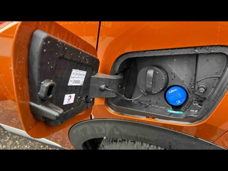 Used PEUGEOT 2008 1.5 BlueHDi 110ch S&S GT 2021 Orange € 21488 in Nancy