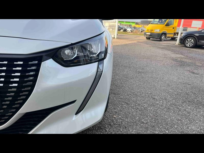 Occasion PEUGEOT 208 1.2 PureTech 100ch S&S Allure 2022 Blanc Banquise (O) 14517 € à Nancy