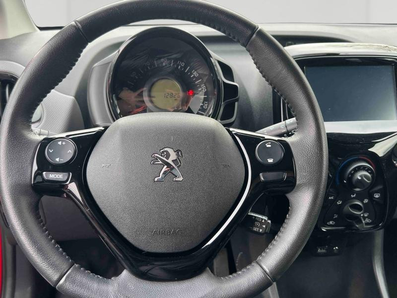 Used PEUGEOT 108 VTi 72 Style S&S 4cv 5p 2021 Rouge Scarlet (O) € 11183 in Nancy