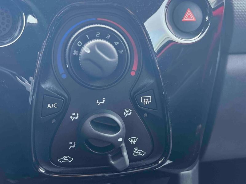 Used PEUGEOT 108 VTi 72 Style S&S 4cv 5p 2021 Rouge Scarlet (O) € 11183 in Nancy