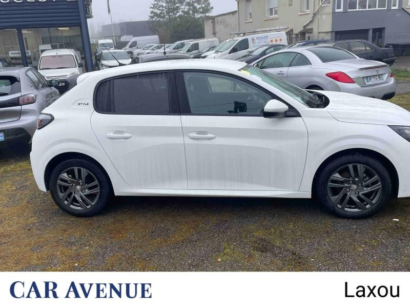 Used PEUGEOT 208 1.2 PureTech 75ch S&S Style 2021 Blanc Banquise (O) € 11904 in Nancy
