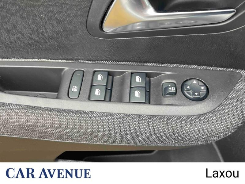 Used PEUGEOT 208 1.2 PureTech 75ch S&S Style 2021 Blanc Banquise (O) € 11904 in Nancy