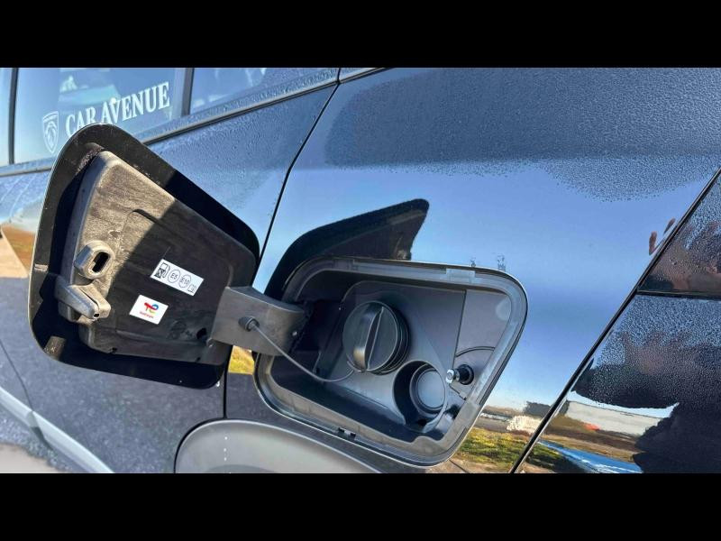 Occasion PEUGEOT 2008 1.2 Hybrid 145ch Envy e-DCS6 2025 Noir Perla Nera (M) 30990 € à Nancy