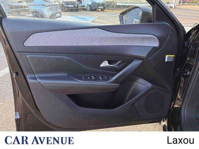 Used PEUGEOT 308 e-308 156ch batterie 54 kWh Allure 2023 Noir Perla Nera (M) € 23519 in Nancy