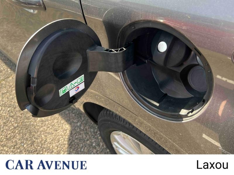 Occasion PEUGEOT 208 1.2 PureTech 110ch Allure S&S 5p 2018 Gris Platinium 9770 € à Nancy