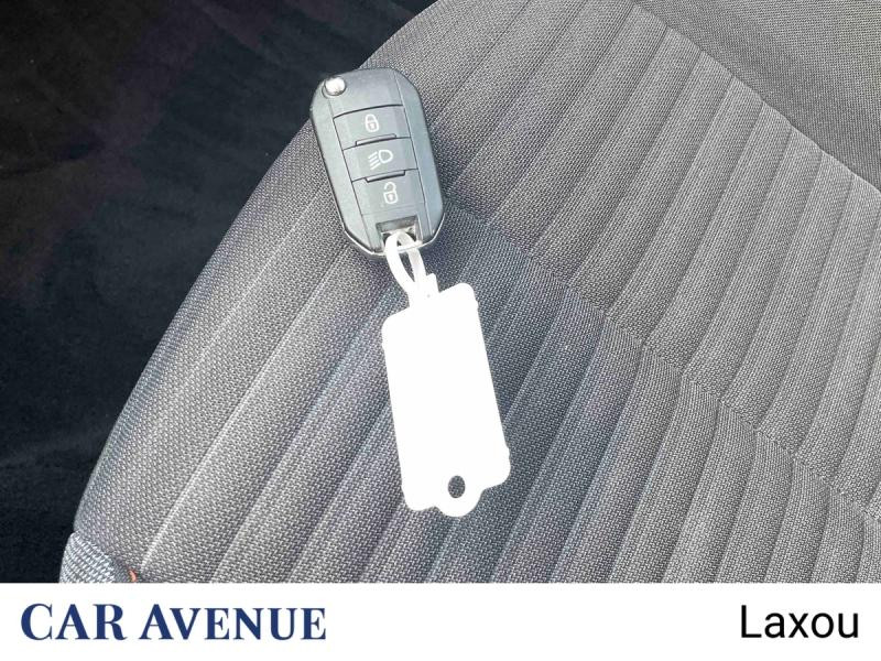 Used PEUGEOT 2008 1.2 PureTech 100ch S&S Active 2020 Blanc banquise (O) € 12749 in Nancy