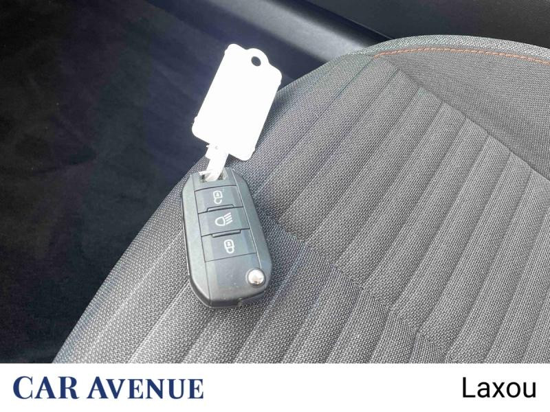 Used PEUGEOT 2008 1.2 PureTech 100ch S&S Active 2020 Blanc banquise (O) € 12749 in Nancy