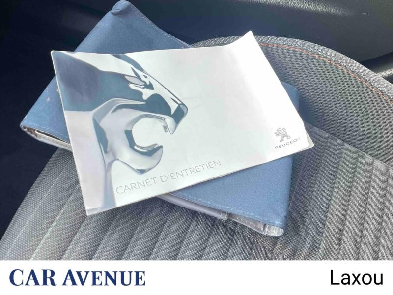 Used PEUGEOT 2008 1.2 PureTech 100ch S&S Active 2020 Blanc banquise (O) € 12749 in Nancy