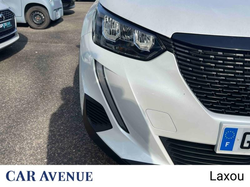 Used PEUGEOT 2008 1.2 PureTech 100ch S&S Style 2022 Blanc Nacré (N) € 15569 in Nancy