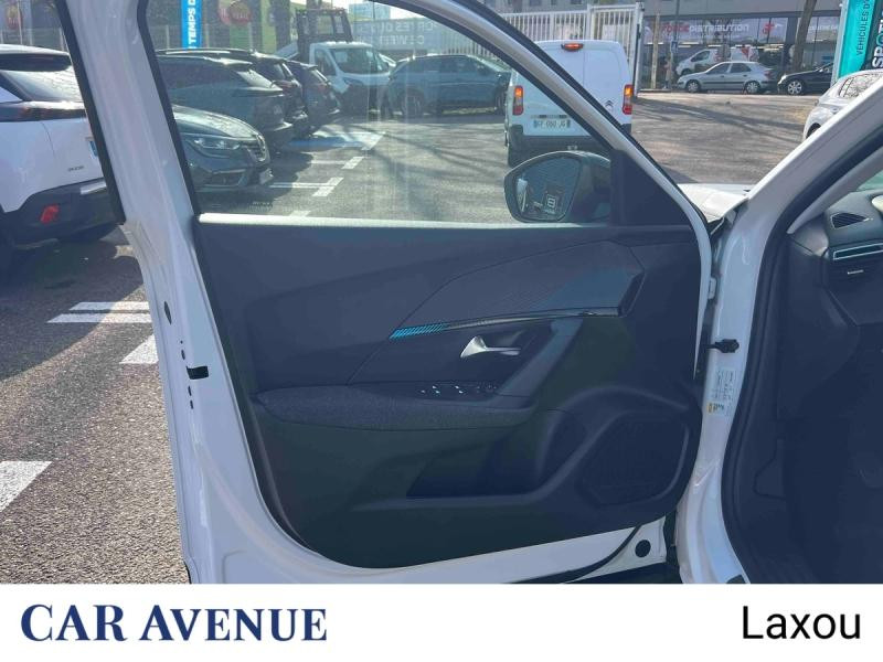 Used PEUGEOT 2008 1.2 PureTech 100ch S&S Style 2022 Blanc Nacré (N) € 15569 in Nancy