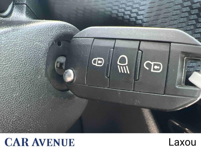 Occasion PEUGEOT 208 1.2 PureTech 110ch Allure S&S 5p 2018 Gris Platinium 9770 € à Nancy