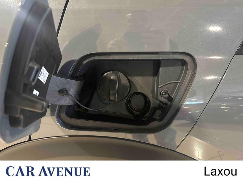 Used PEUGEOT 2008 1.2 Hybrid 136ch GT e-DCS6 2024 Gris € 25492 in Nancy