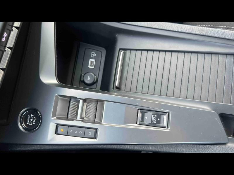 Used PEUGEOT 308 1.5 BlueHDi 130ch S&S Active Pack EAT8 2023 Blanc Okénite (M) € 15583 in Nancy