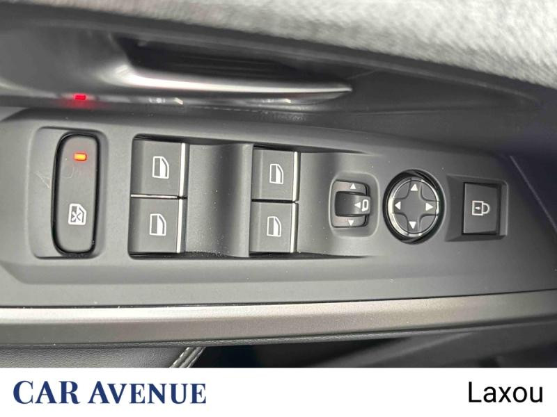 Used PEUGEOT 5008 Hybride Rechargeable Plug-in 195ch GT Exclusive e-DCS7 2026 Noir Perla Nera (M) € 54290 in Nancy