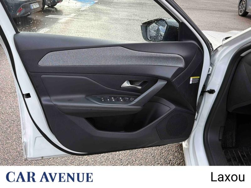 Used PEUGEOT 308 1.2 PureTech 130ch S&S Allure EAT8 2023 Blanc Okénite (M) € 16976 in Nancy