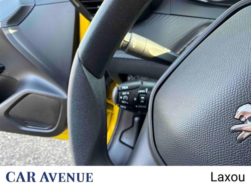Occasion PEUGEOT 208 1.2 PureTech 75ch S&S Like 2021 Jaune 10897 € à Nancy