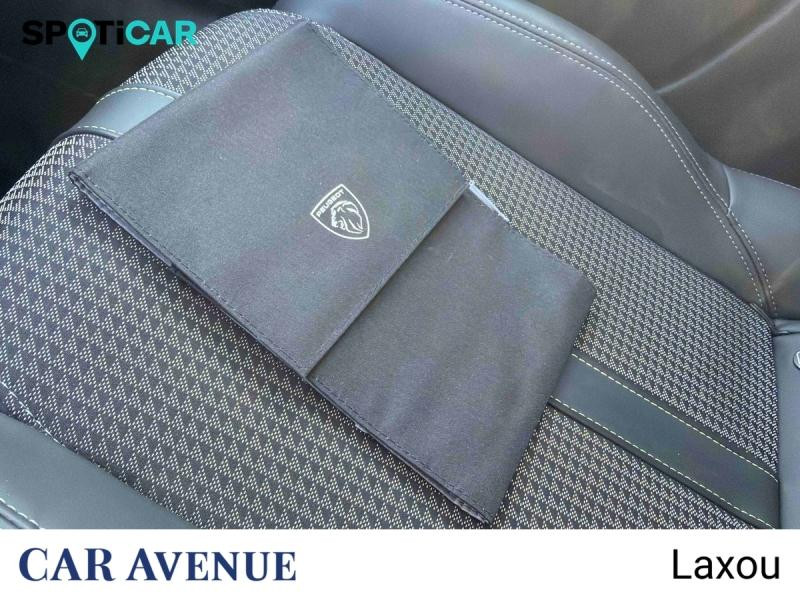 Used PEUGEOT 208 e-208 136ch GT 2022 Blanc nacré € 17641 in Nancy