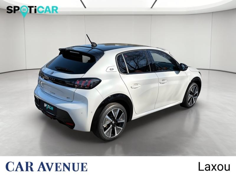 Used PEUGEOT 208 e-208 136ch GT 2022 Blanc nacré € 17641 in Nancy