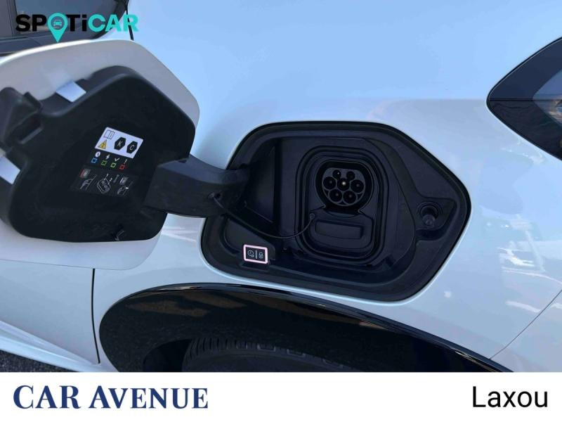 Used PEUGEOT 208 e-208 136ch GT 2022 Blanc nacré € 17641 in Nancy