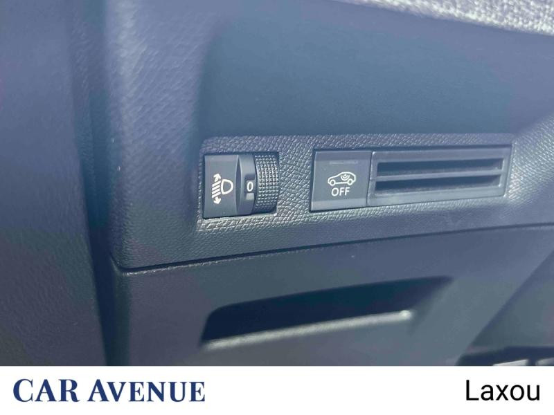 Used PEUGEOT 3008 1.2 Hybrid 136ch Allure e-DCS6 2025 Bleu Ingaro (M) € 32056 in Nancy