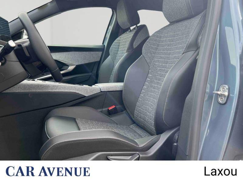 Used PEUGEOT 3008 1.2 Hybrid 136ch Allure e-DCS6 2025 Bleu Ingaro (M) € 32056 in Nancy