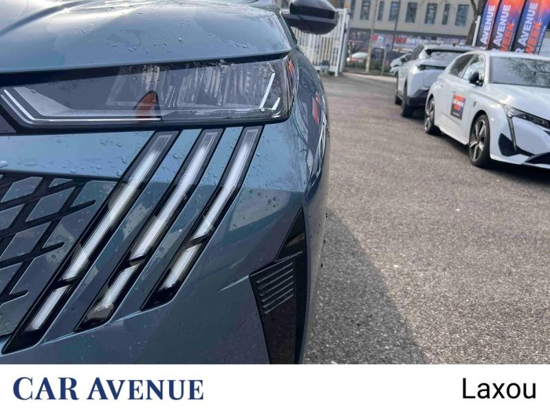 Used PEUGEOT 3008 1.2 Hybrid 136ch Allure e-DCS6 2025 Bleu Ingaro (M) € 32056 in Nancy