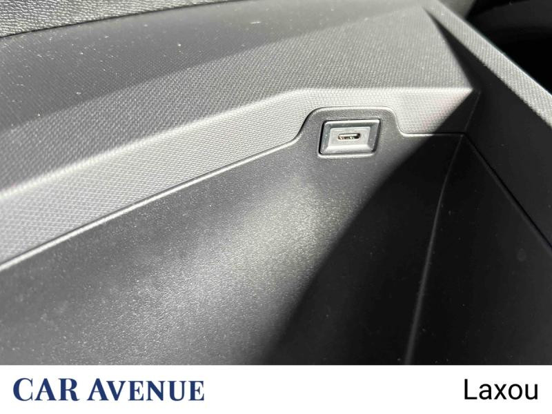 Used PEUGEOT 3008 1.2 Hybrid 136ch Allure e-DCS6 2025 Bleu Ingaro (M) € 32056 in Nancy