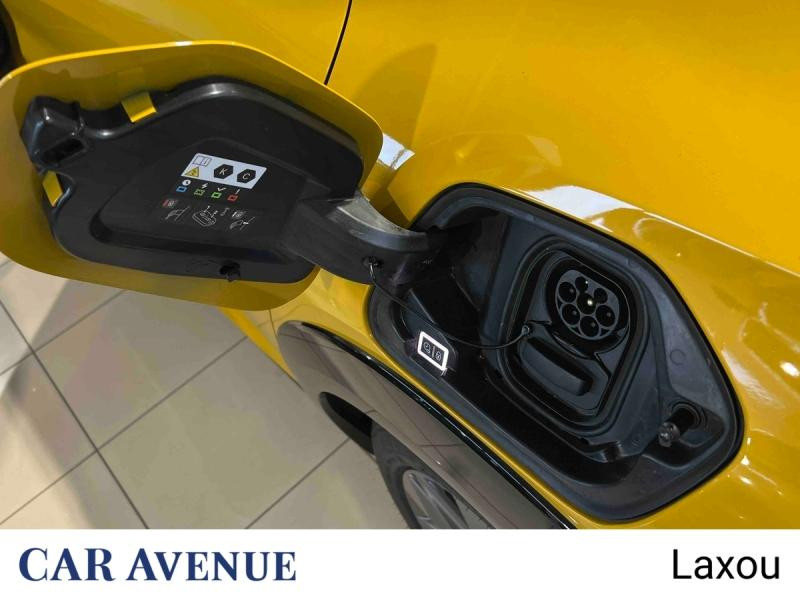 Used PEUGEOT 208 e-208 136ch Active Pack 2022 Jaune € 15423 in Nancy