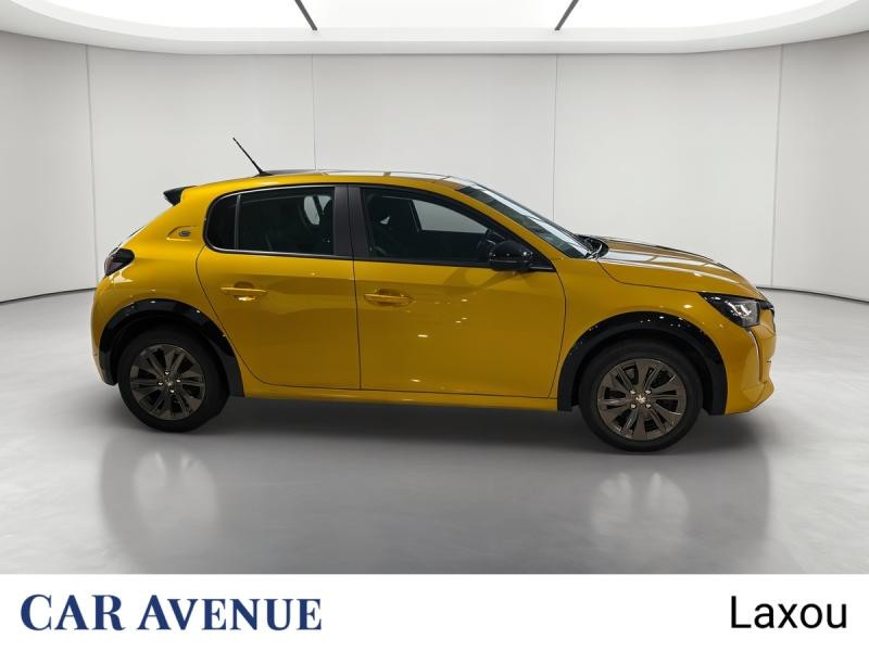 Used PEUGEOT 208 e-208 136ch Active Pack 2022 Jaune € 15423 in Nancy