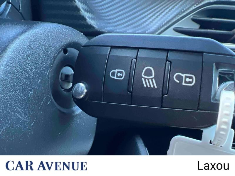 Occasion PEUGEOT 208 1.5 BlueHDi 100ch S&S Style 2022 Blanc nacré 14889 € à Nancy