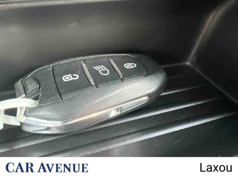 Occasion PEUGEOT 208 e-208 136ch Style 2021 Blanc nacré 15291 € à Nancy