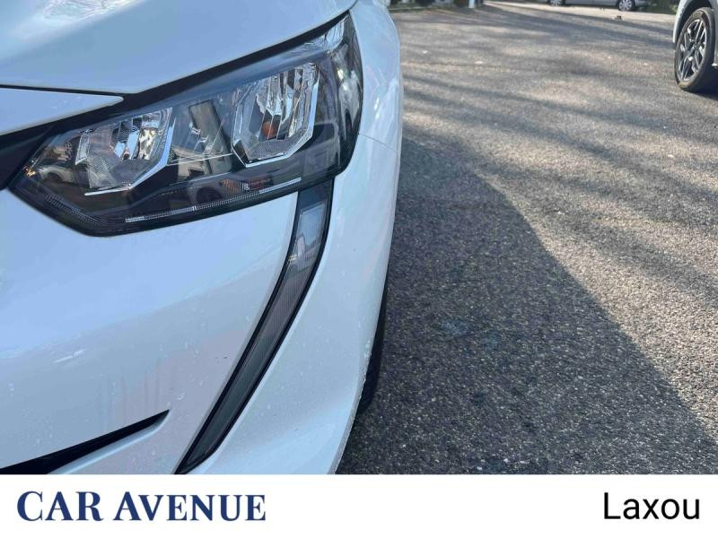 Occasion PEUGEOT 208 1.2 PureTech 100ch S&S Style 2022 Blanc Banquise (O) 13456 € à Nancy
