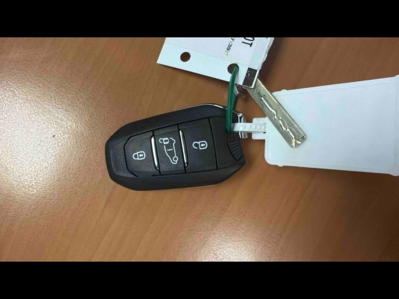 Used PEUGEOT Expert Fg M 2.2 Diesel 150ch Pack Premium Connect automatique 2026 Blanc Icy € 33500 in Nancy