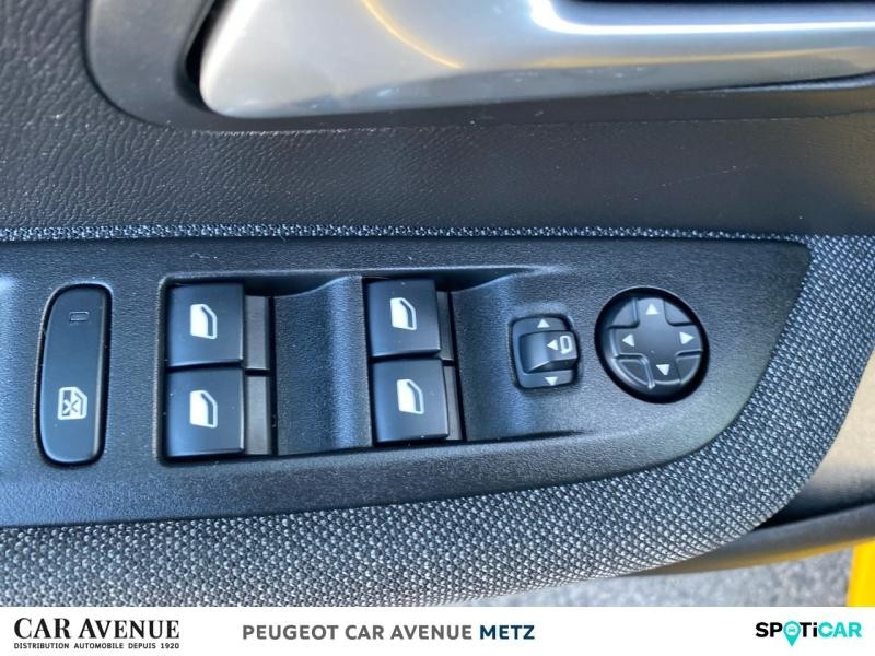 Occasion PEUGEOT 208 1.2 PureTech 100ch S&S Style 118g 2020 Jaune 12490 € à Metz