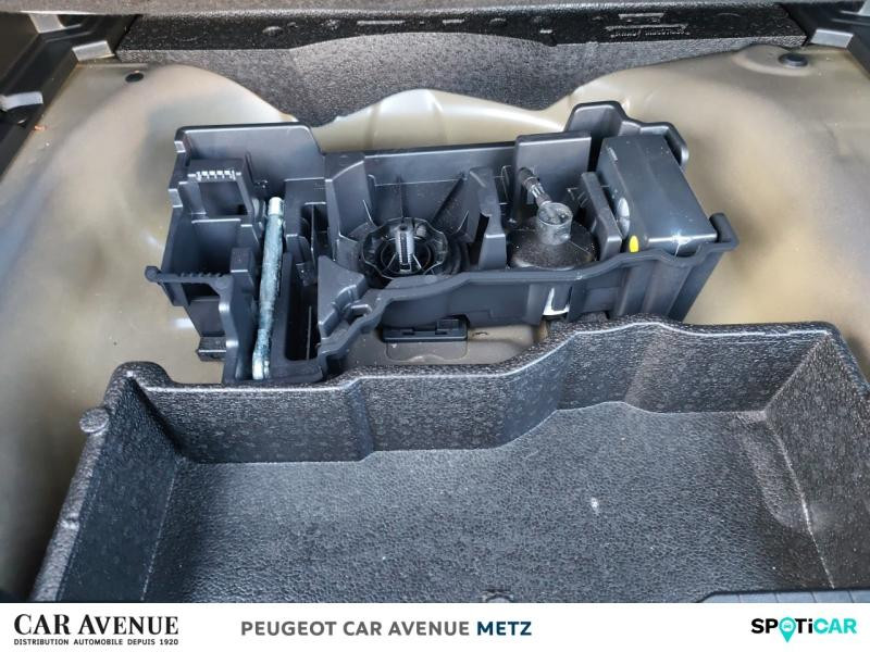Occasion PEUGEOT 2008 1.2 PureTech 130ch S&S Allure Pack 2023 Gris Platinium (M) 18489 € à Metz