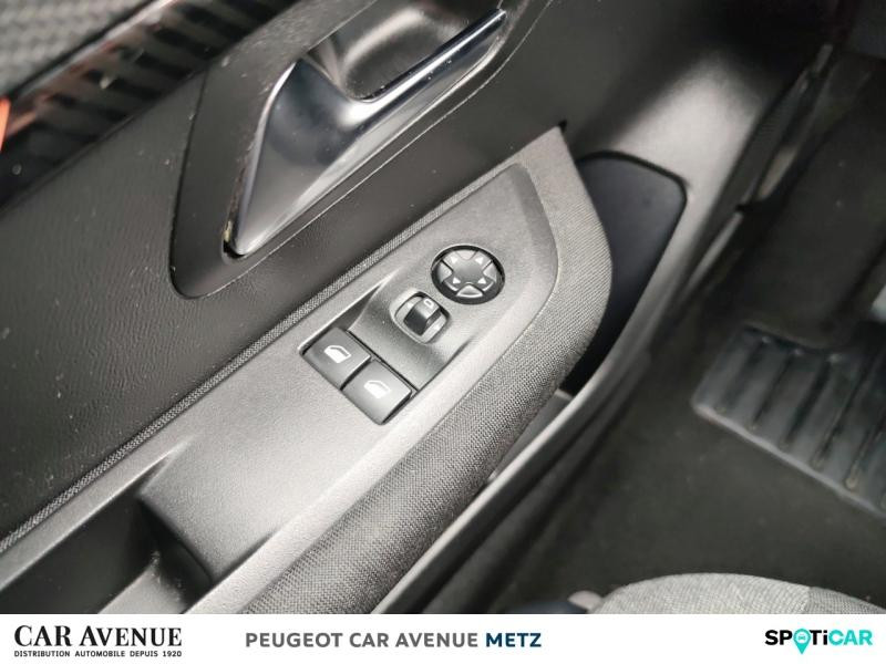 Used PEUGEOT 208 1.5 BlueHDi 100ch S&S Active 2022 Rouge Elixir (V) € 13990 in Metz