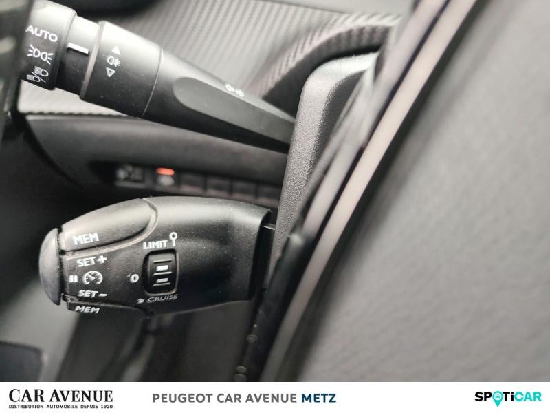 Used PEUGEOT 208 1.5 BlueHDi 100ch S&S Active 2022 Rouge Elixir (V) € 13990 in Metz