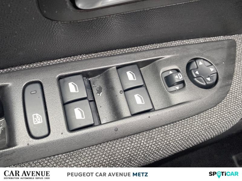 Occasion PEUGEOT 208 1.2 PureTech 75ch S&S Style 2021 Noir Perla Nera (M) 11990 € à Metz