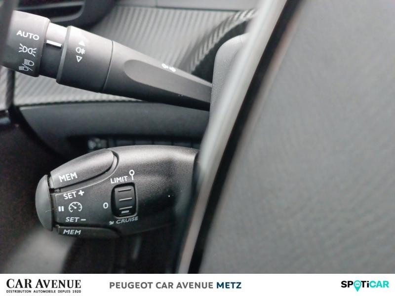 Occasion PEUGEOT 208 1.2 PureTech 100ch S&S Allure 2024 Gris Selenium (M) 15990 € à Metz
