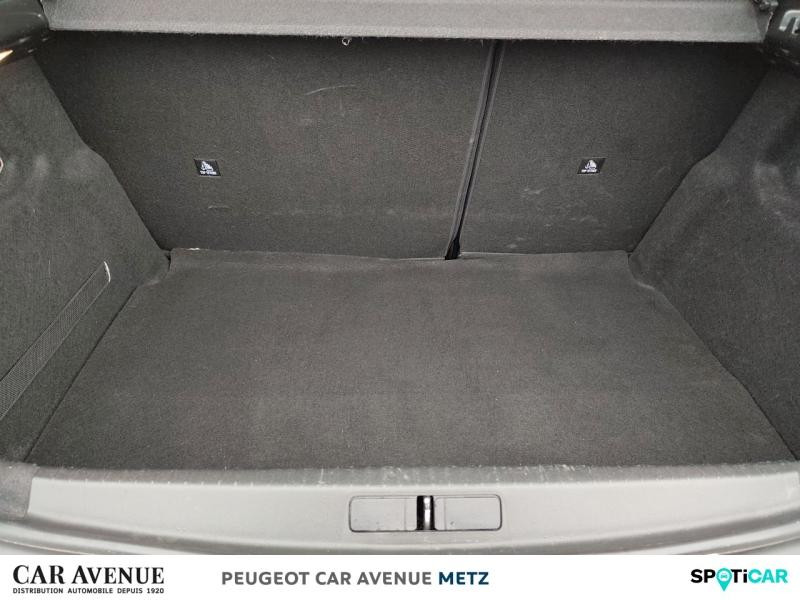 Used PEUGEOT 208 1.5 BlueHDi 100ch S&S Active 2022 Rouge Elixir (V) € 13990 in Metz