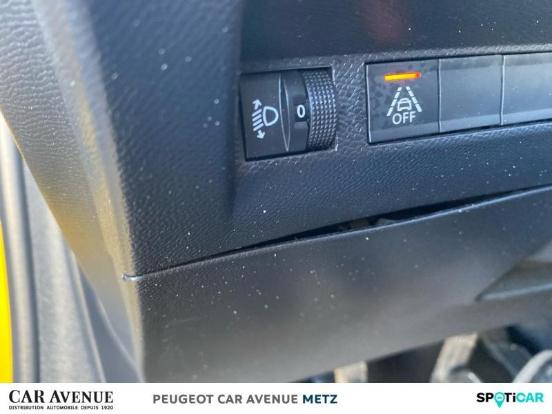 Occasion PEUGEOT 208 1.2 PureTech 100ch S&S Style 118g 2020 Jaune 12490 € à Metz