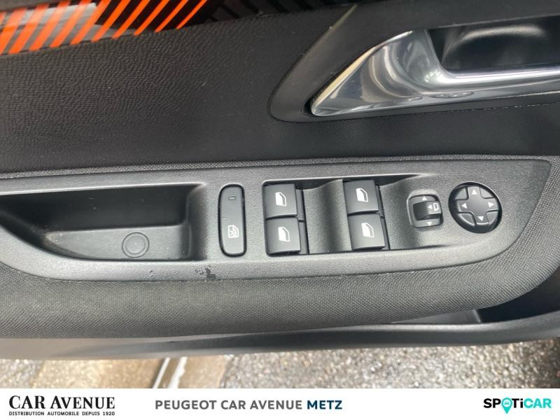 Used PEUGEOT 208 1.2 PureTech 100ch S&S Active Pack 2022 Gris Platinium (M) € 13490 in Metz