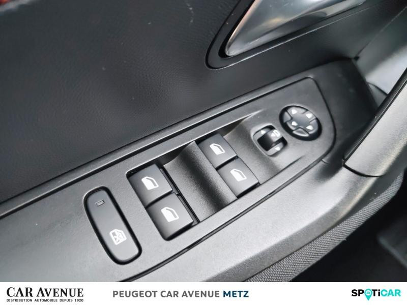 Used PEUGEOT 2008 1.2 PureTech 100ch S&S Active Pack 2022 Blanc banquise (O) € 16489 in Metz